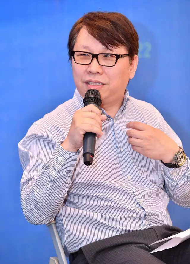 中國建筑學(xué)會建筑師分會理事、天華集團(tuán)董事、總建筑師黃向明